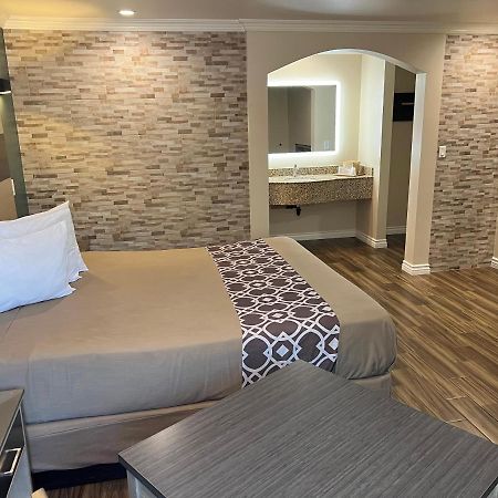 Walnut Inn & Suites West Covina Bagian luar foto
