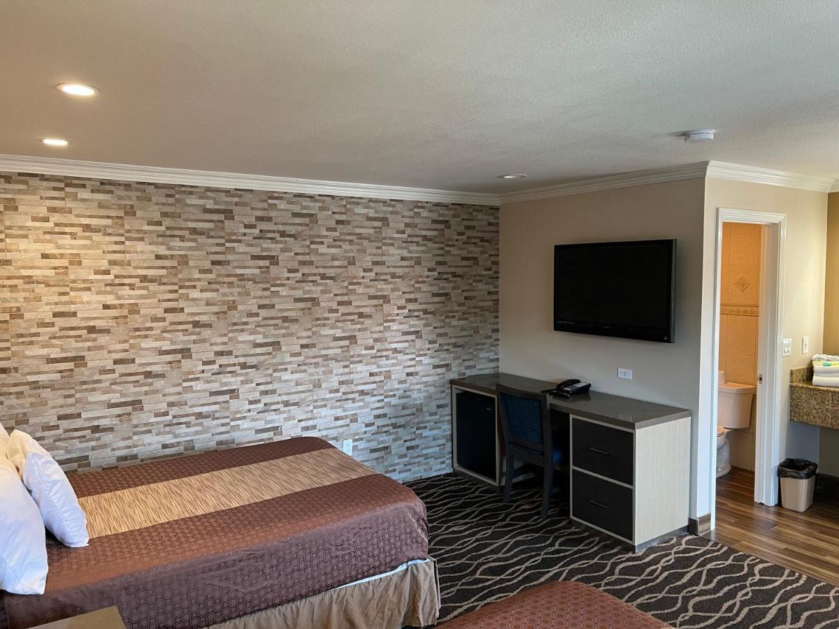 Walnut Inn & Suites West Covina Bagian luar foto