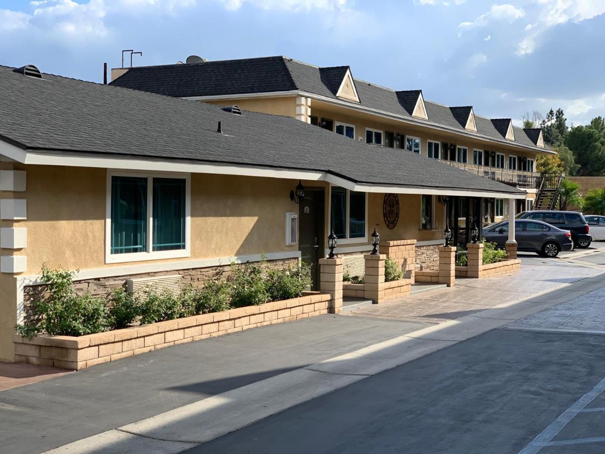 Walnut Inn & Suites West Covina Bagian luar foto