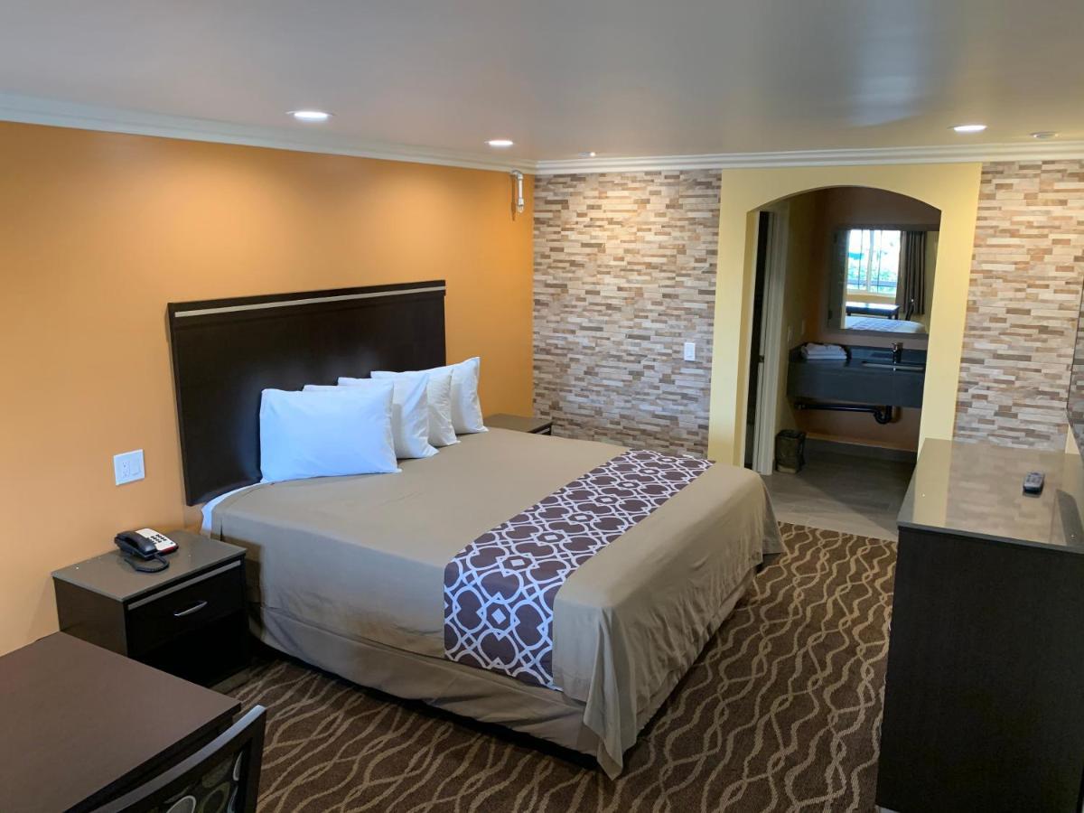Walnut Inn & Suites West Covina Bagian luar foto