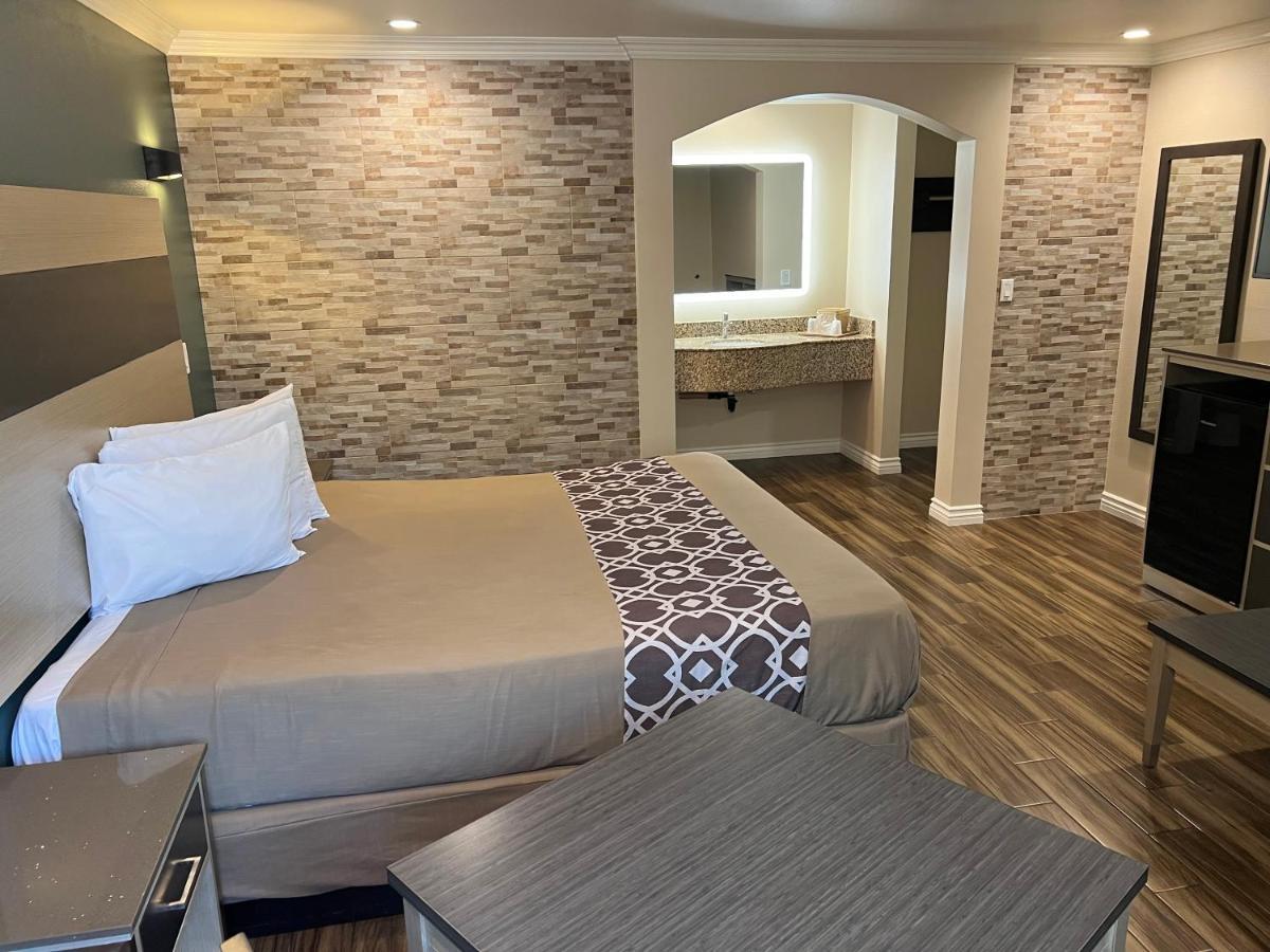 Walnut Inn & Suites West Covina Bagian luar foto