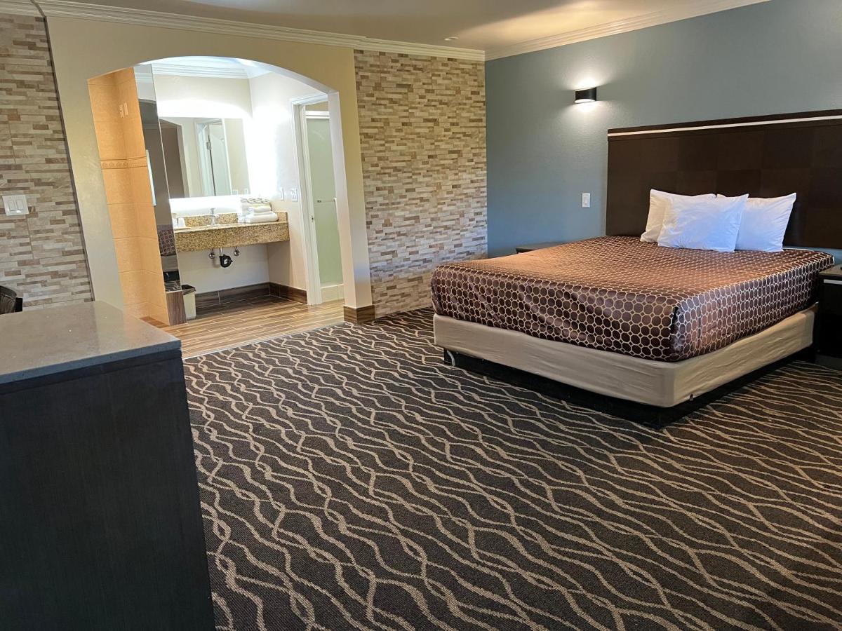Walnut Inn & Suites West Covina Bagian luar foto