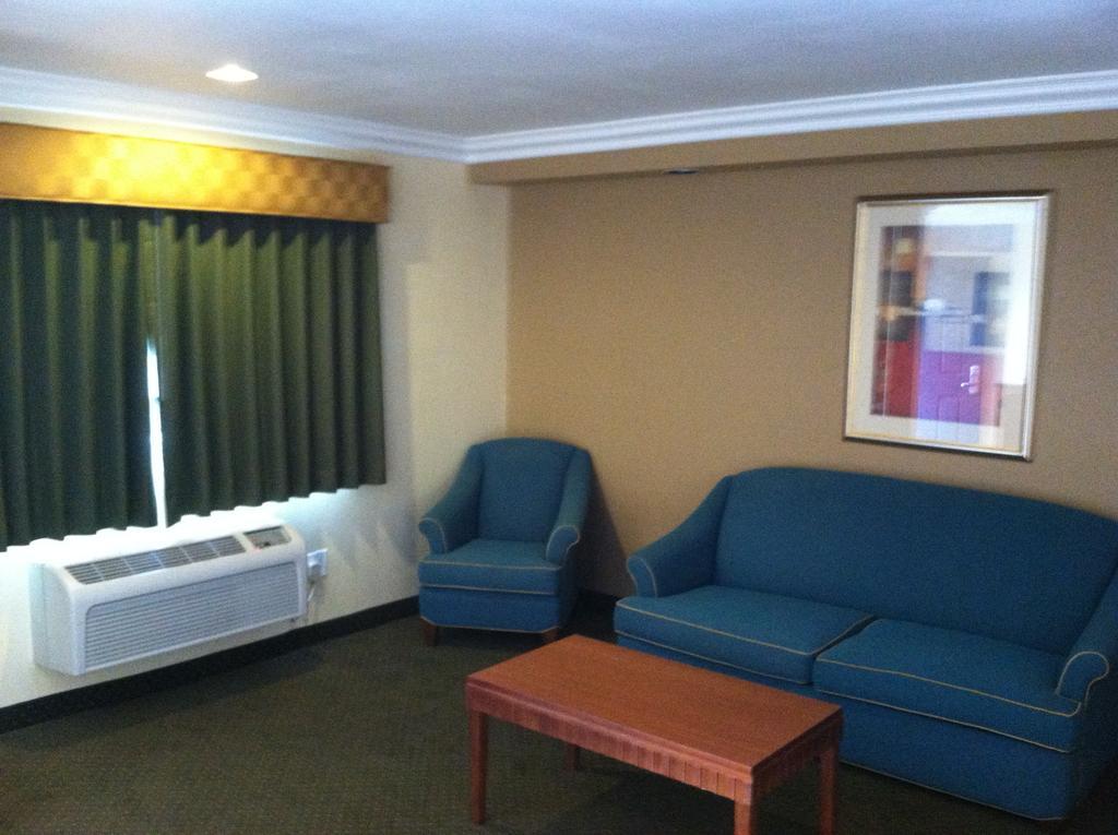 Walnut Inn & Suites West Covina Bagian luar foto
