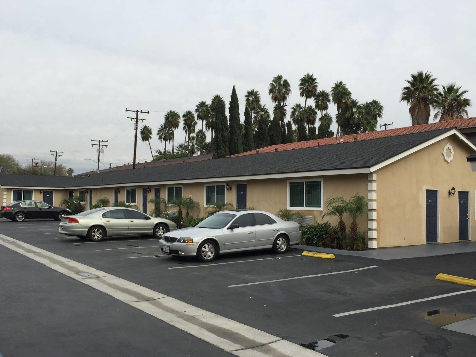 Walnut Inn & Suites West Covina Bagian luar foto