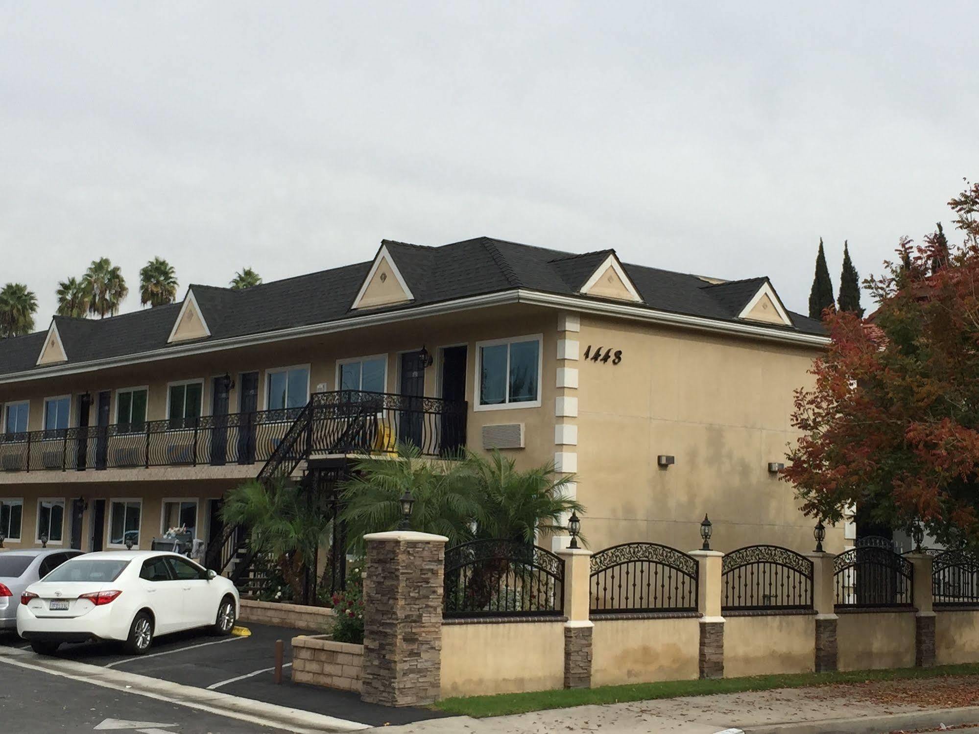 Walnut Inn & Suites West Covina Bagian luar foto