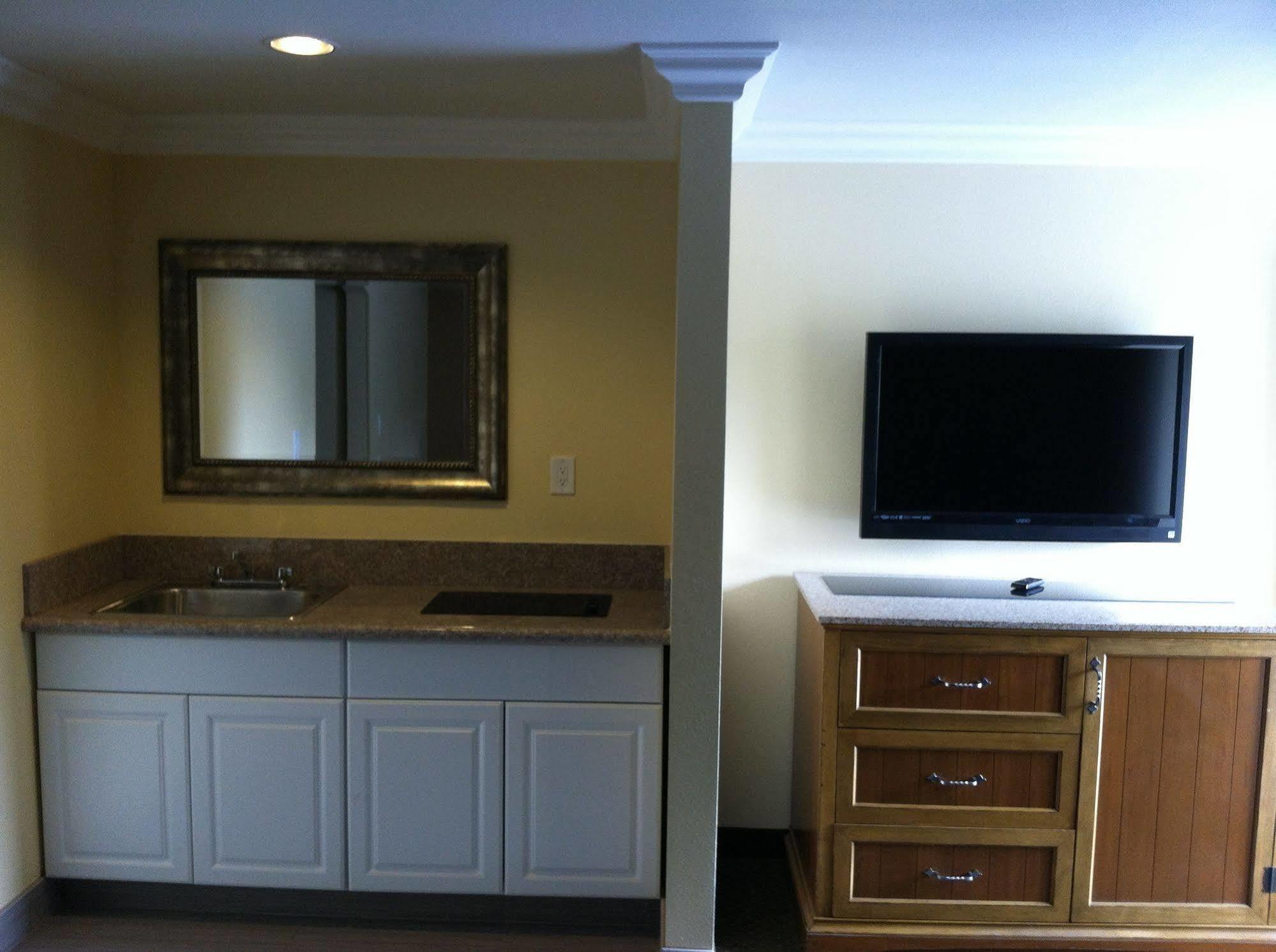 Walnut Inn & Suites West Covina Bagian luar foto