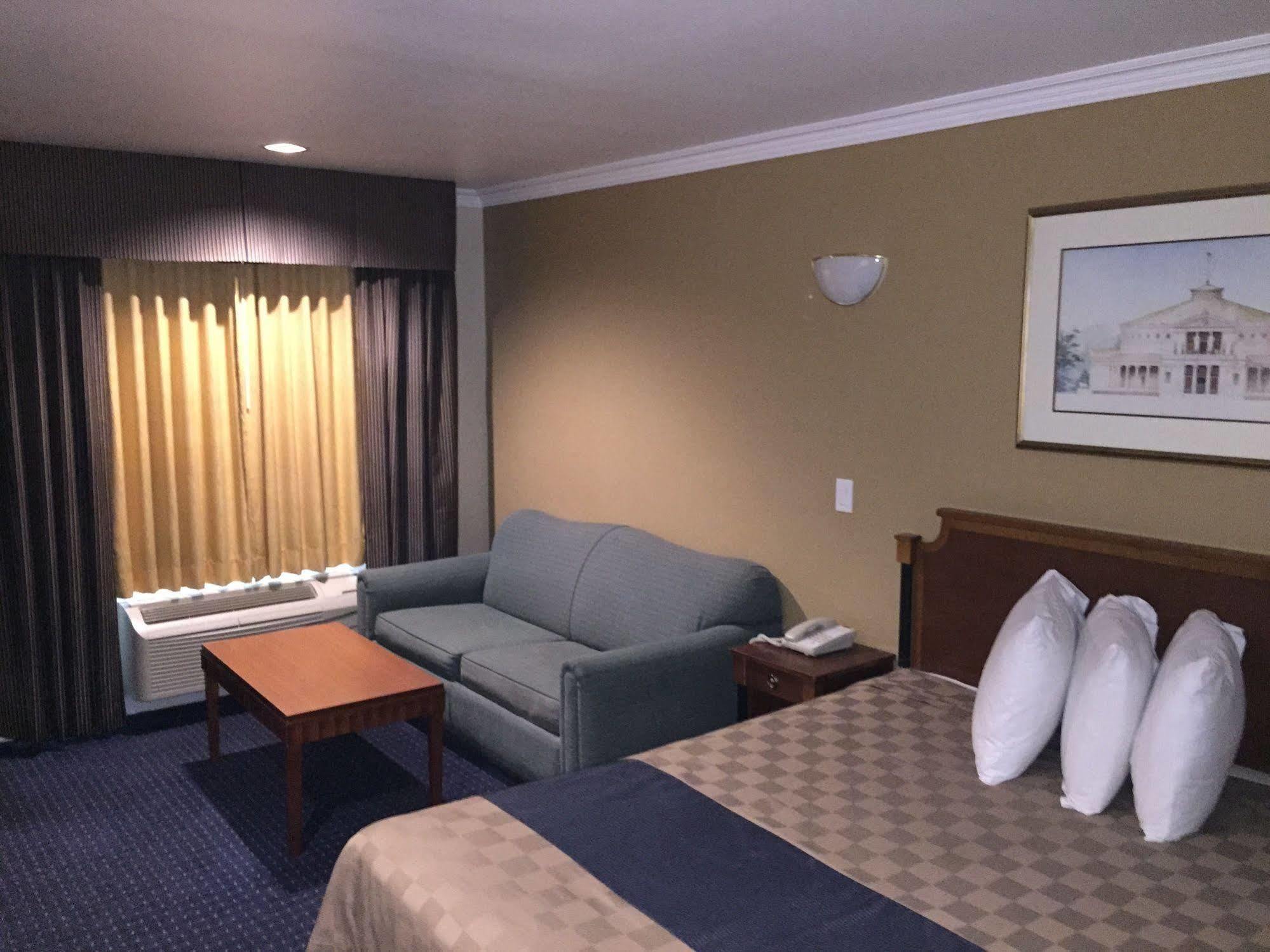 Walnut Inn & Suites West Covina Bagian luar foto