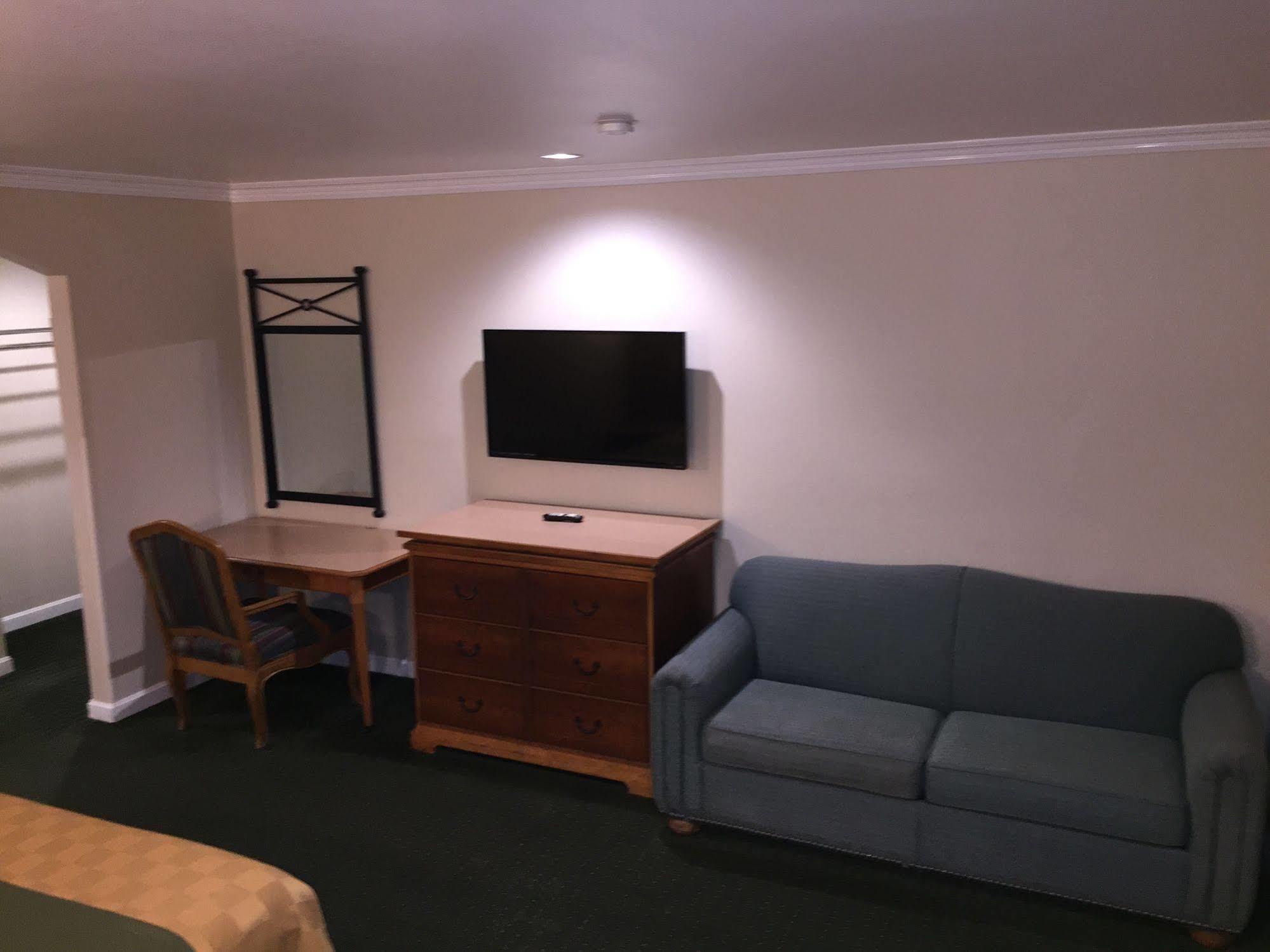 Walnut Inn & Suites West Covina Bagian luar foto