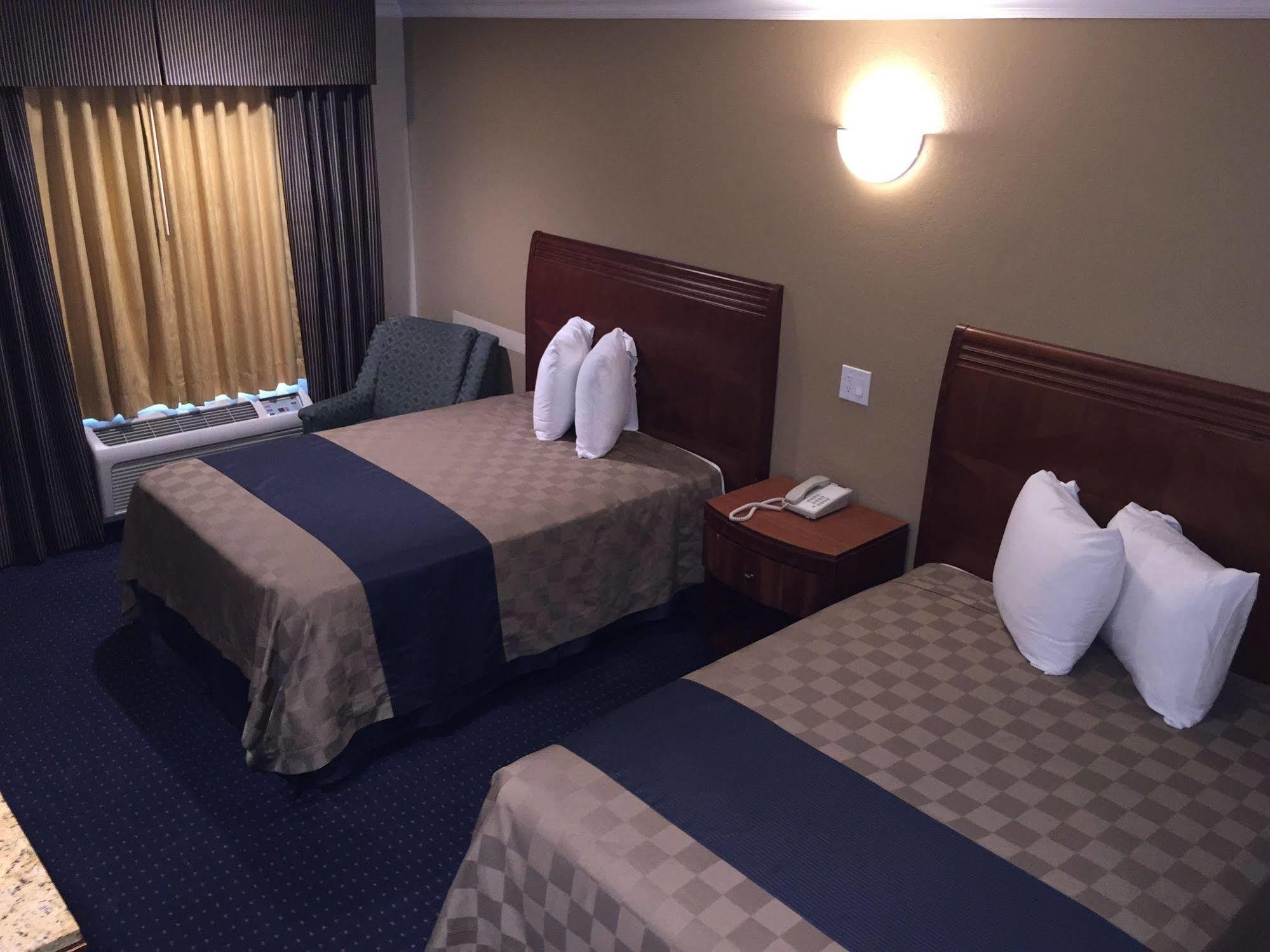 Walnut Inn & Suites West Covina Bagian luar foto